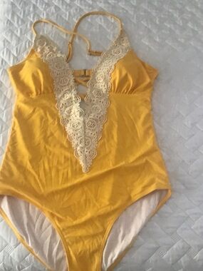 Cupshe Yellow One-Piece Swimsuit with Cream Lace Trim